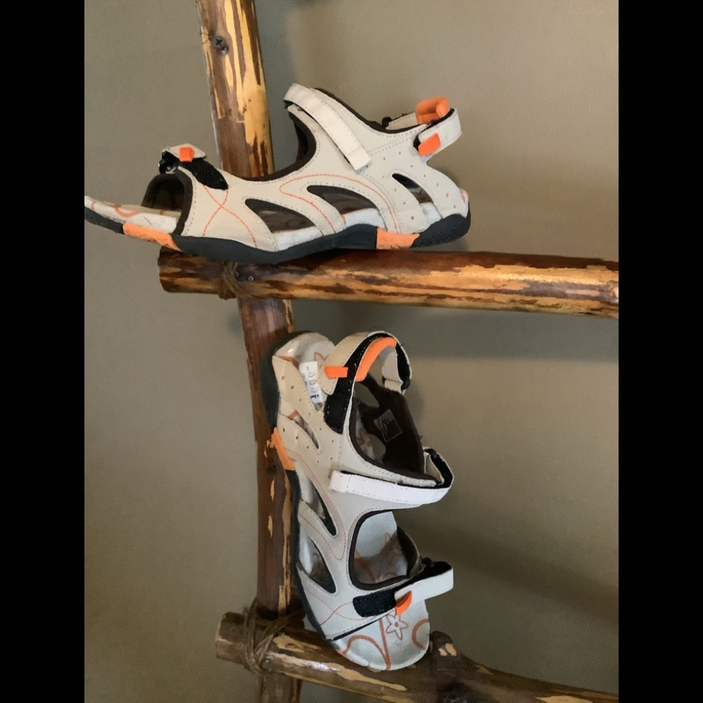 Kamik sandals